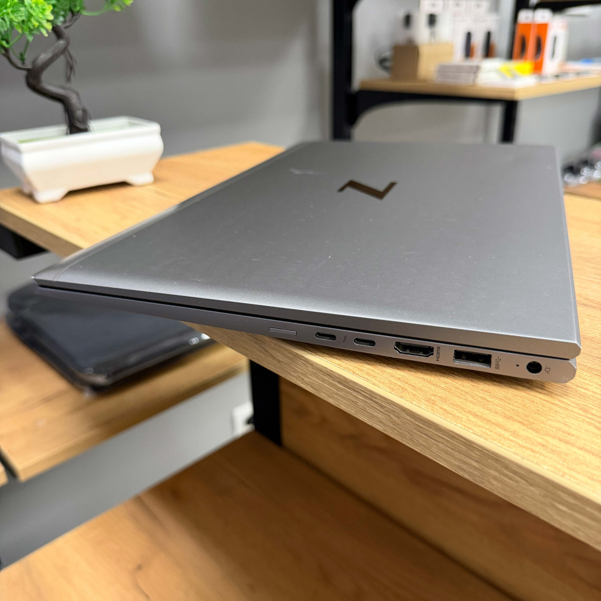 Ноутбук HP ZBook Firefly G8/ 15.6" FullHD, IPS/ Intel Core i7 1165G7 (4 ядра/ 8 потоків)/ Intel Iris Xe/ 8 GB/ 256 GB SSD NVME (Б/В)