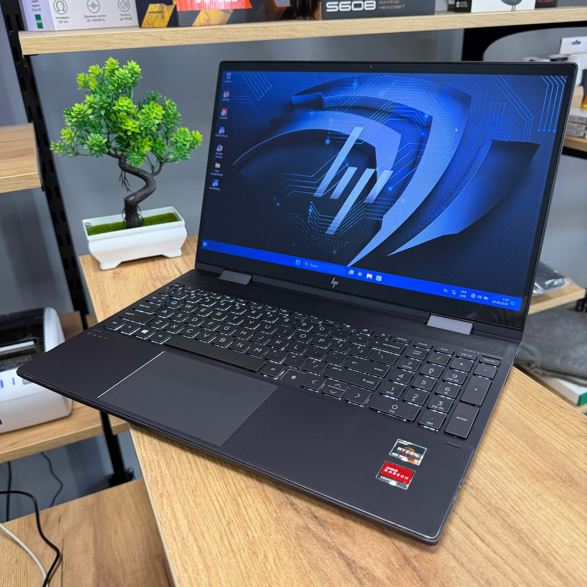 Сенсорний ультрабук-трансформер HP ENVY x360 15m-ee00xx 2в1/ 15.6" FullHD, IPS/  AMD Ryzen 5 4500U (6 ядер/ 6 потоків)/ AMD Radeon RX Vega 6/ 8 GB/ 256 GB SSD NVME (Б\В)