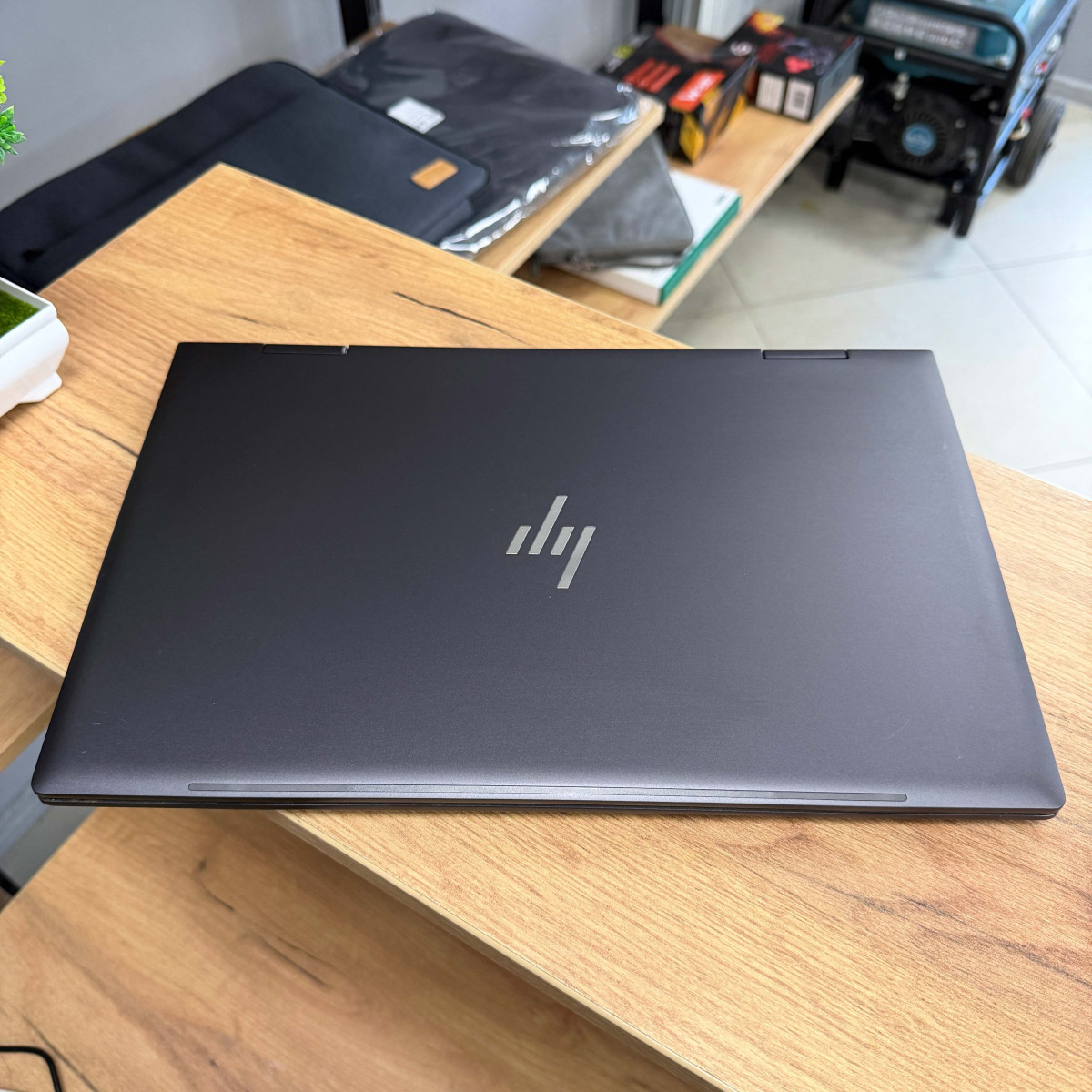 Сенсорний ультрабук-трансформер HP ENVY x360 15m-ee00xx 2в1/ 15.6" FullHD, IPS/  AMD Ryzen 5 4500U (6 ядер/ 6 потоків)/ AMD Radeon RX Vega 6/ 8 GB/ 256 GB SSD NVME (Б\В)