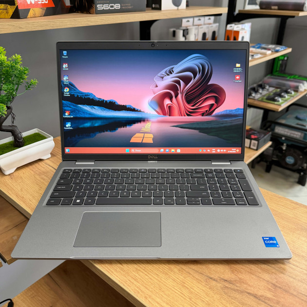 Ноутбук Dell Latitude 5530/ 15.6