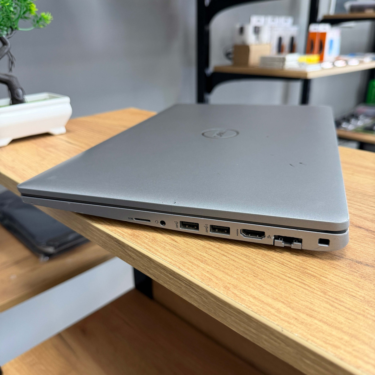 Ноутбук Dell Latitude 5530/ 15.6" HD/ Intel Core i5 1245U (10 ядер/ 12 потоків)/ Intel UHD/ 16 GB/ 512 GB SSD NVME (Б/В) 