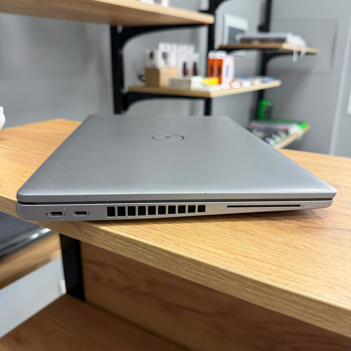 Ноутбук Dell Latitude 5530/ 15.6" HD/ Intel Core i5 1245U (10 ядер/ 12 потоків)/ Intel UHD/ 16 GB/ 512 GB SSD NVME (Б/В) 