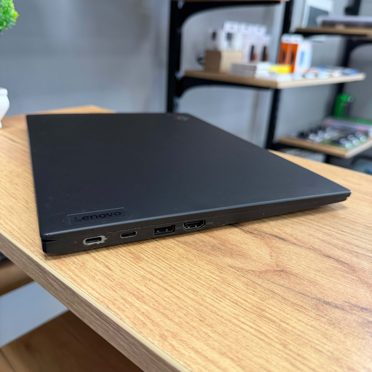 Ультрабук Lenovo ThinkPad X1 Carbon Gen 9/ 14" FullHD (1920x1200), IPS 16:10/ Intel Core i5 1135G7 (4 ядра/ 8 потоків)/ Intel Iris Xe/ 8 GB/ 256 GB SSD NVME (Б\В)