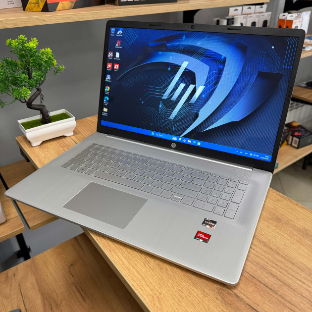 Сенcорний ноутбук HP 17-cp1xxx/ 17.3" HD+ (1600x900)/ AMD Ryzen 5 5625U (6 ядер/ 12 потоків)/ AMD Radeon RX Vega 7/ 8 GB/ 512 GB SSD NVME (Б/В)