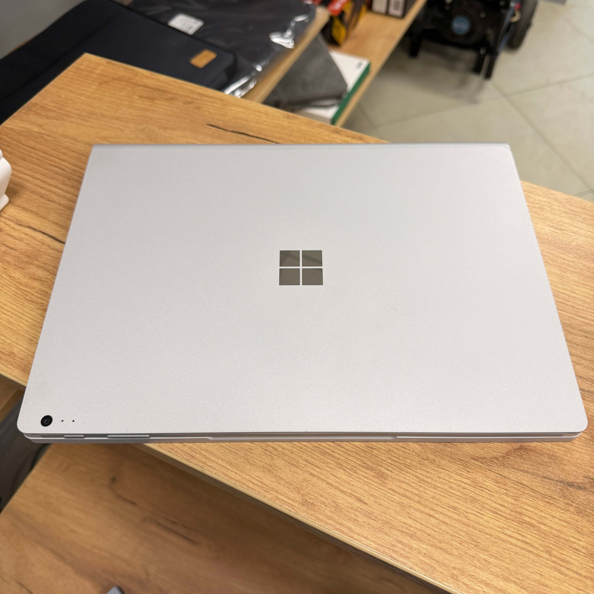 Сенсорний ігровий ноутбук-трансформер Microsoft Surface Book 2 1832 2в1/ 13.5" 3K (3000×2000), IPS/ Intel Core i7 8650U/ NVIDIA GeForce GTX 1050 (на 2 GB)/ 16 GB/ 1 TB SSD NVME (Б/В) 