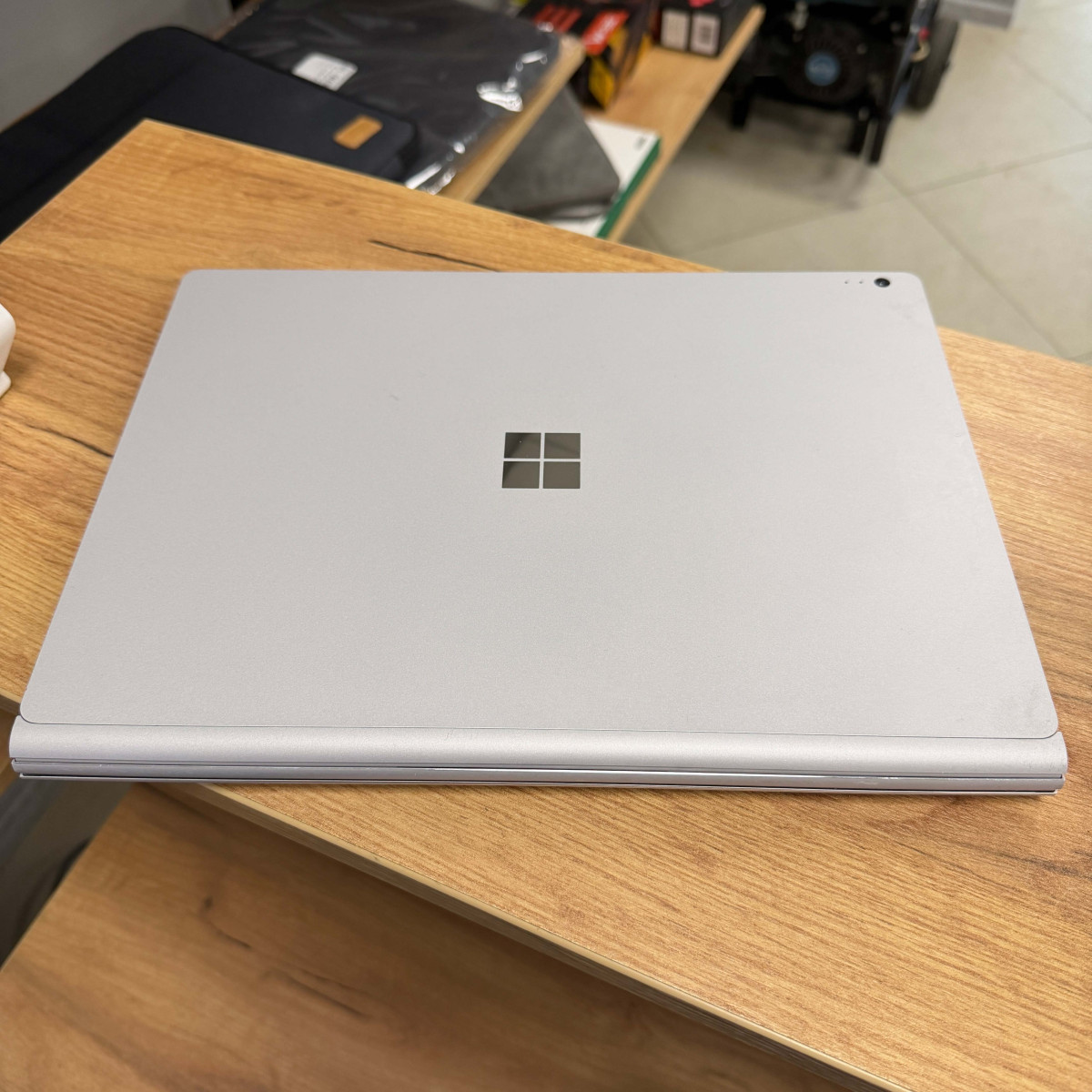 Сенсорний ігровий ноутбук-трансформер Microsoft Surface Book 2 1832 2в1/ 13.5" 3K (3000×2000), IPS/ Intel Core i7 8650U/ NVIDIA GeForce GTX 1050 (на 2 GB)/ 16 GB/ 1 TB SSD NVME (Б/В) 