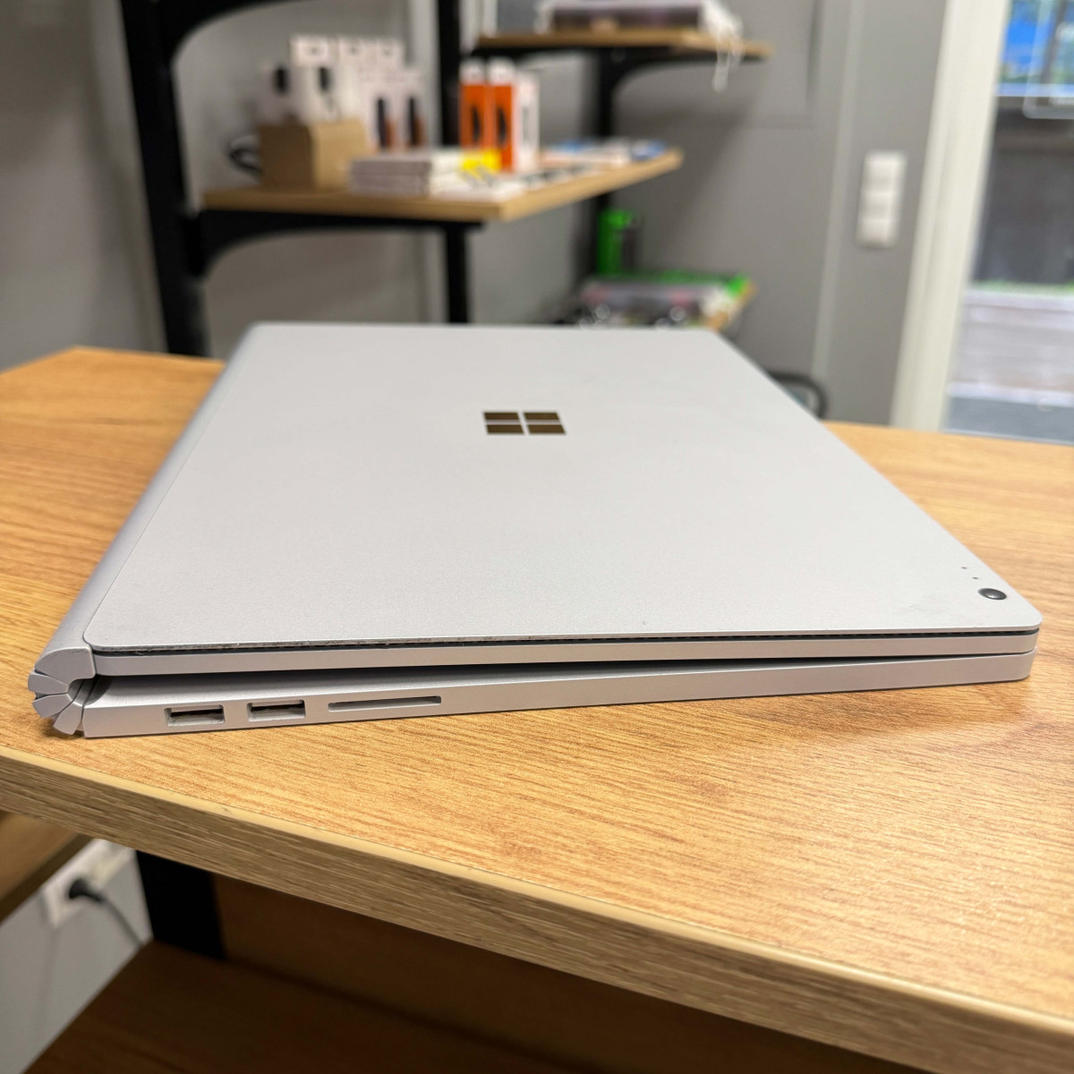 Сенсорний ігровий ноутбук-трансформер Microsoft Surface Book 2 1832 2в1/ 13.5" 3K (3000×2000), IPS/ Intel Core i7 8650U/ NVIDIA GeForce GTX 1050 (на 2 GB)/ 16 GB/ 1 TB SSD NVME (Б/В) 