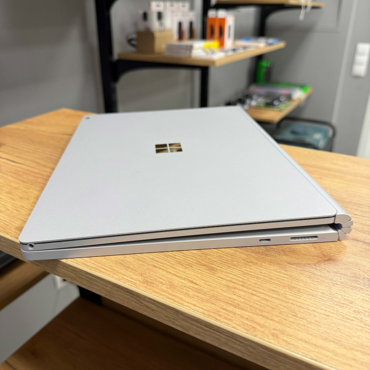 Сенсорний ігровий ноутбук-трансформер Microsoft Surface Book 2 1832 2в1/ 13.5" 3K (3000×2000), IPS/ Intel Core i7 8650U/ NVIDIA GeForce GTX 1050 (на 2 GB)/ 16 GB/ 1 TB SSD NVME (Б/В) 