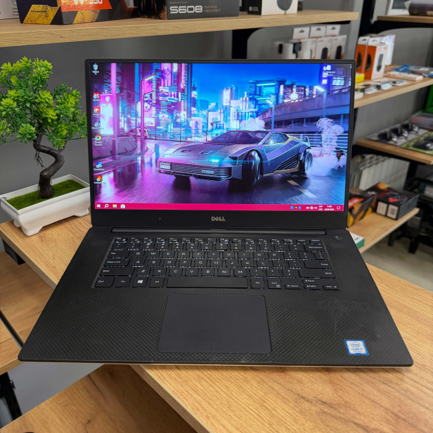 Ігровий ноутбук Dell XPS 15 9560/ 15.6" FullHD, IPS/ Intel Core i7 7700HQ (4 ядра/ 8 потоків, до 3.8 ГГц)/ NVIDIA GeForce GTX 1050 (на 4 GB)/ 16 GB/ 512 GB SSD NVME (Б\В)