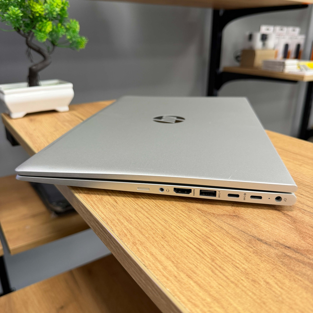 Ноутбук HP ProBook 450 G10/ 15.6" FullHD, IPS/ Intel Core i7 1355U (10 ядер/ 12 потоків)/ Intel UHD/ 8 GB/ 256 GB SSD NVME (Б/В)