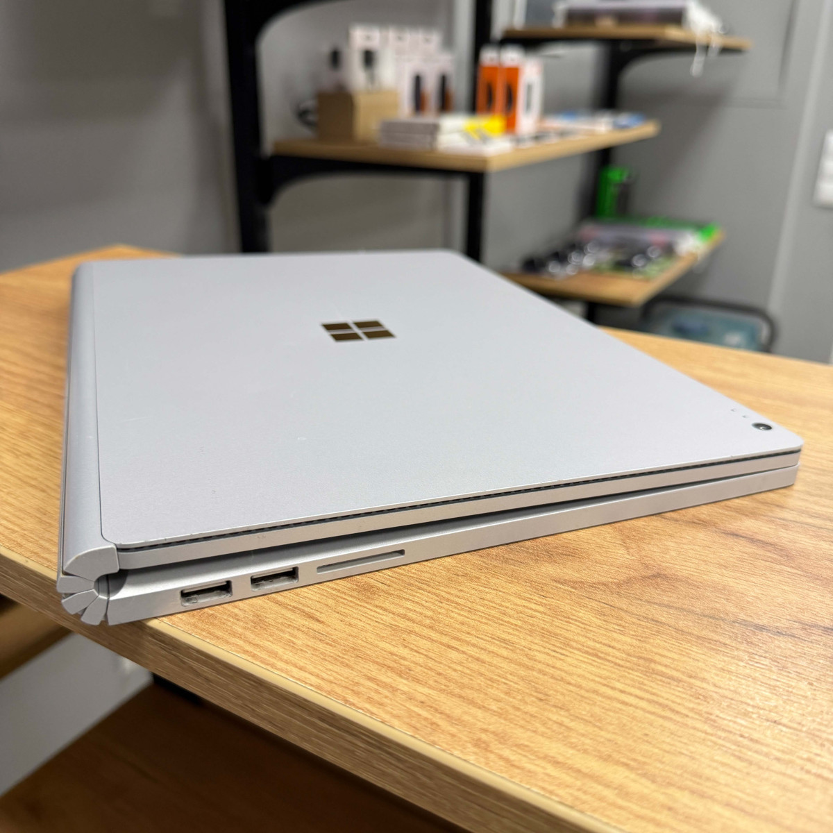Сенсорний ігровий ноутбук-трансформер Microsoft Surface Book 2 1832 2в1/ 13.5" 3K (3000×2000), IPS/ Intel Core i7 8650U/ NVIDIA GeForce GTX 1050 (на 2 GB)/ 16 GB/ 1 TB SSD NVME (Б/В) 