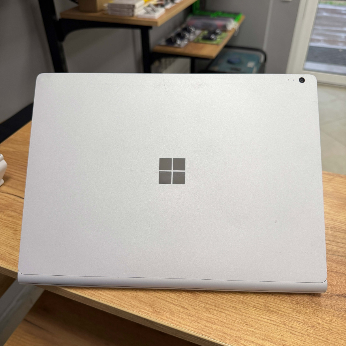 Сенсорний ігровий ноутбук-трансформер Microsoft Surface Book 2 1832 2в1/ 13.5" 3K (3000×2000), IPS/ Intel Core i7 8650U/ NVIDIA GeForce GTX 1050 (на 2 GB)/ 16 GB/ 1 TB SSD NVME (Б/В) 