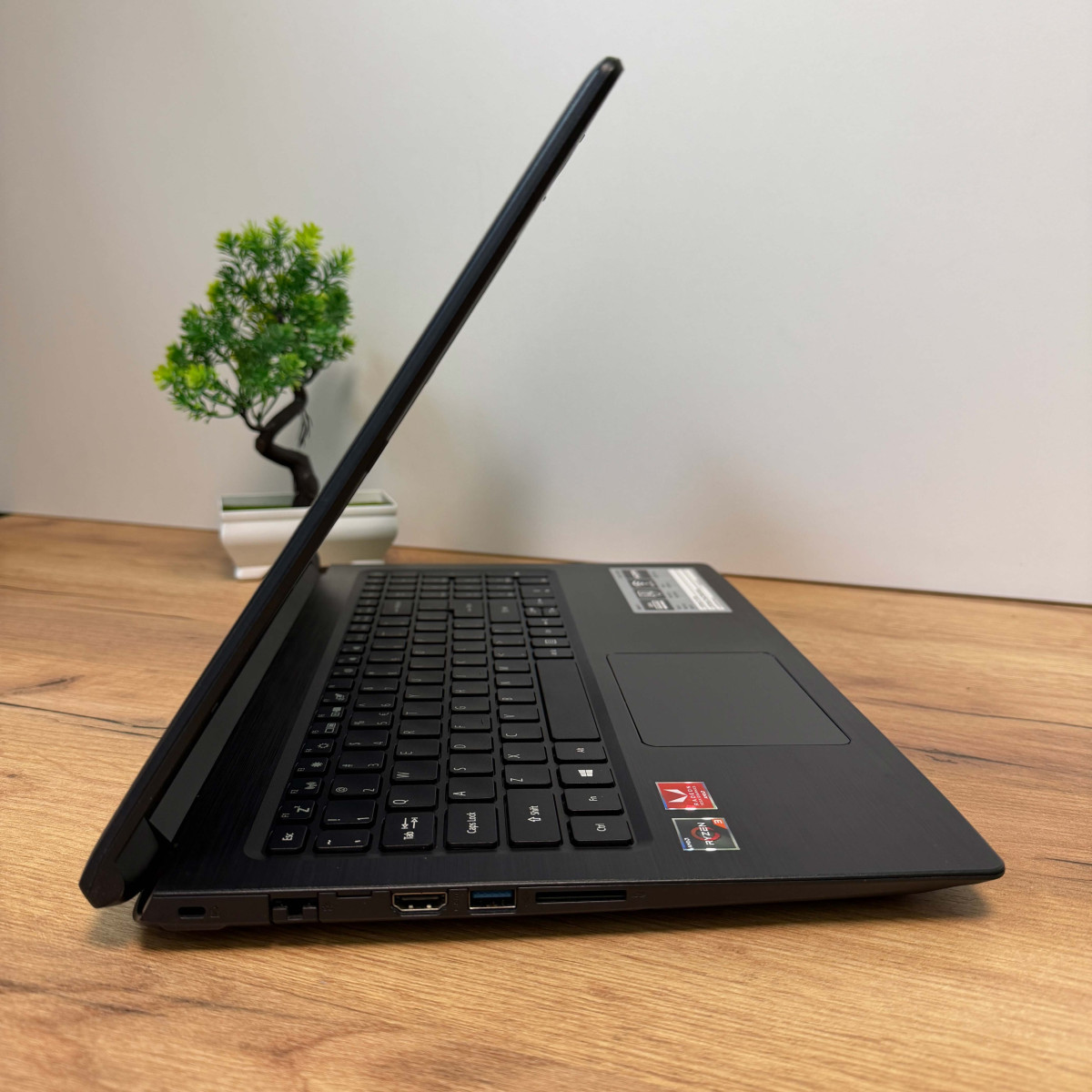 Ноутбук Acer Aspire 3 A315-41/ 15.6 HD/ AMD Ryzen 3 2200U (2.5 - 3.4 ГГц)/ AMD Radeon Vega 3/ 8 GB/ 256 GB SSD (Б/В)