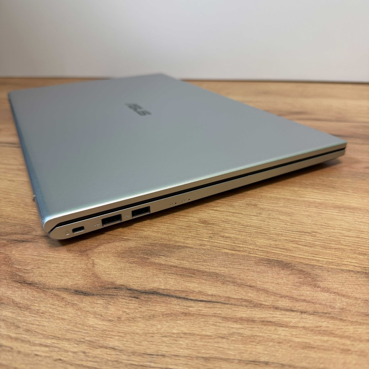 Ноутбук Asus VivoBook 17 X712JA/ 17.3" 17.3" HD+ (1600x900)/ Intel Core i5 1035G1 (4 ядра/ 8 потоків)/ Intel UHD/ 12 GB/ 128 GB SSD NVME + 1 TB HDD (Б/В)