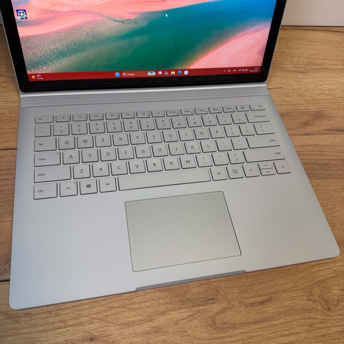 Сенсорний ігровий ноутбук-трансформер Microsoft Surface Book 2 1832 2в1/ 13.5" 3K (3000×2000), IPS/ Intel Core i7 8650U/ NVIDIA GeForce GTX 1050 (на 2 GB)/ 16 GB/ 1 TB SSD NVME (Б/В) 