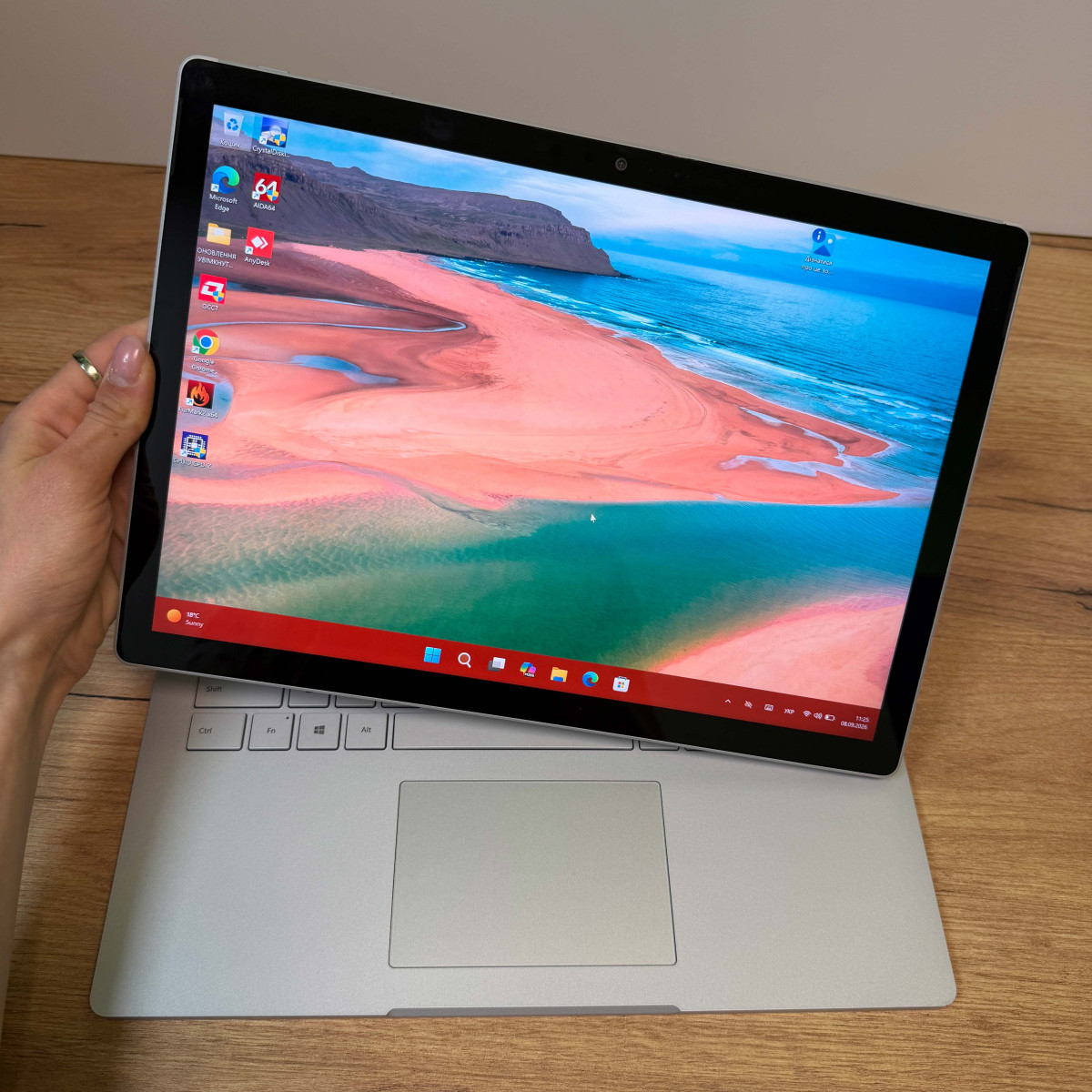 Сенсорний ігровий ноутбук-трансформер Microsoft Surface Book 2 1832 2в1/ 13.5" 3K (3000×2000), IPS/ Intel Core i7 8650U/ NVIDIA GeForce GTX 1050 (на 2 GB)/ 16 GB/ 1 TB SSD NVME (Б/В) 