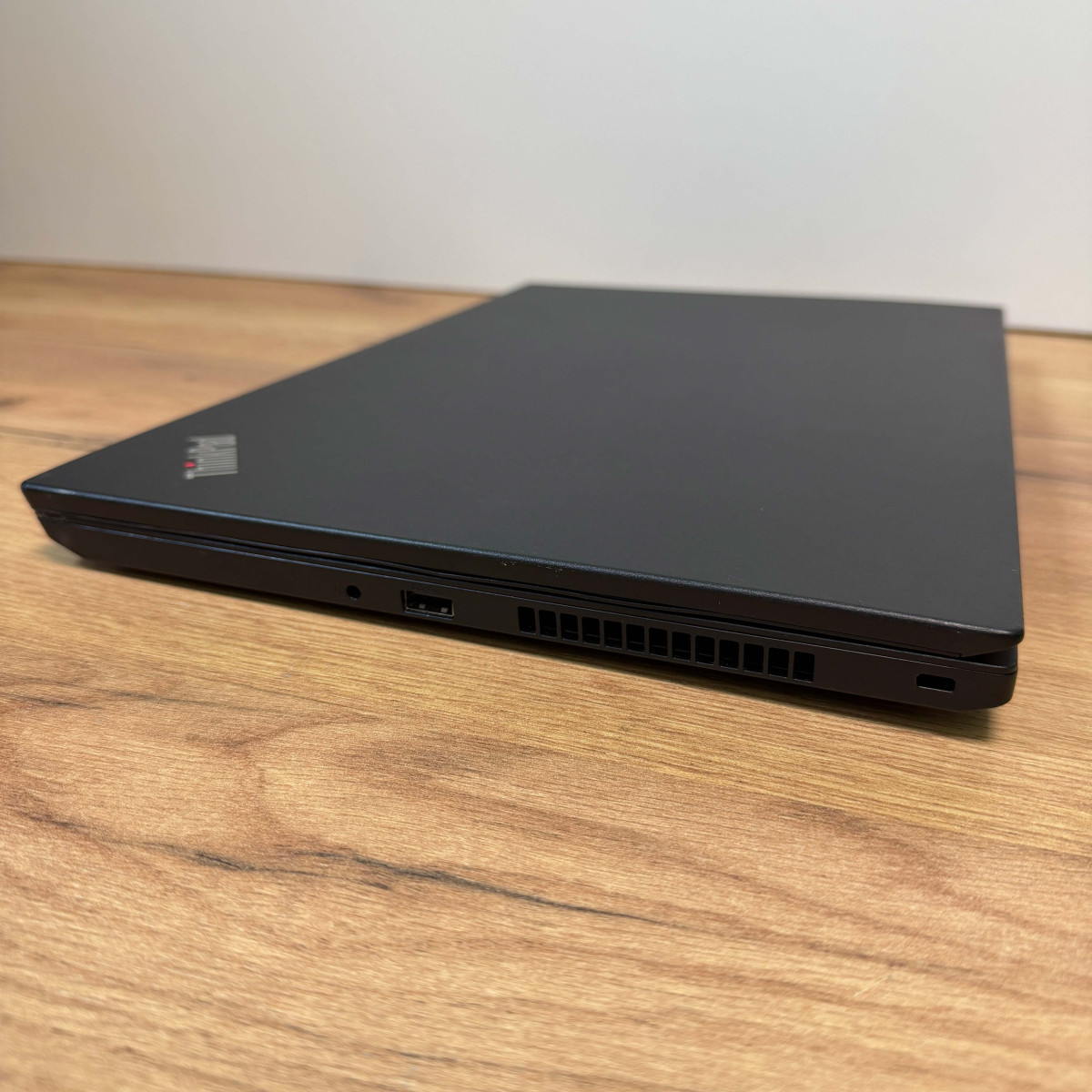 Ноутбук Lenovo ThinkPad L590/ 15.6" FullHD, IPS/ Intel Core i5 8365U (4 ядра/ 8 потоків)/ Intel UHD 620/ 8 GB/ 500 GB HDD (Б/В)