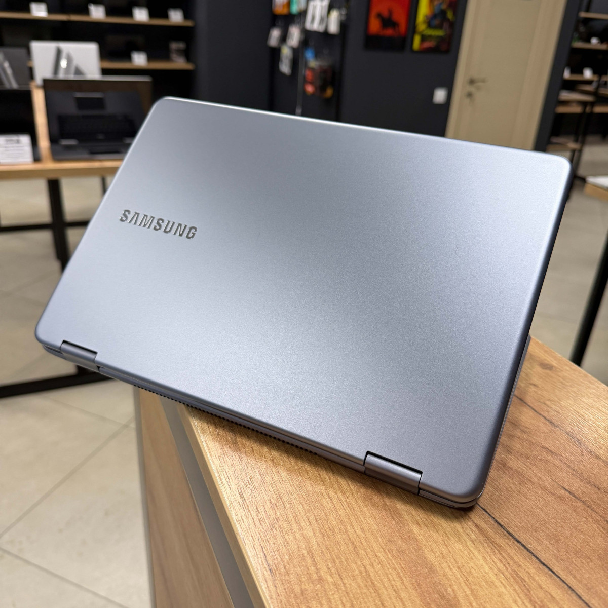 Cенсорний ультрабук 2в1 Samsung 7 Spin (NP730QAA)/  13.3" FullHD, IPS/ Intel Core i5 8250U (4 ядра/ 8 потоків)/ Intel UHD 620/ 8 GB/ 256 GB SSD (Б/В)