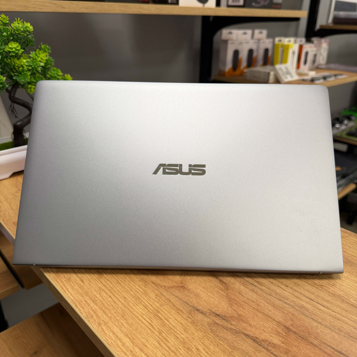 Ультрабук Asus ZenBook 14 UX434IQ/ 14" FullHD, IPS/ AMD Ryzen 5 4500U (6 ядер/ 6 потоків)/ NVIDIA GeForce MX350 (на 2 GB)/ 8 GB/ 256 GB NVME (Б\В)